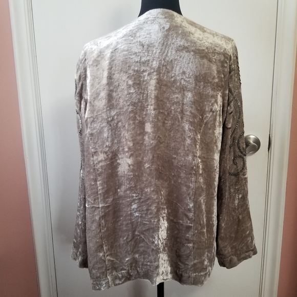 CHICO'S Velvet Beaded Kimono Silver Gray Lined Chico's Size 1 or Size 8 - Picture 2 of 5